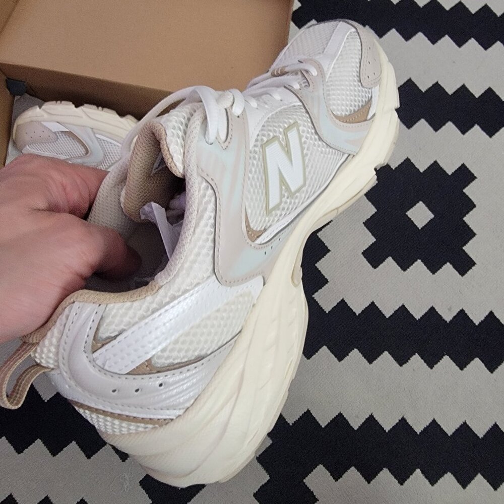 New Balance 530